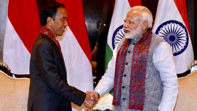 Presiden Jokowi meminta pemerintah India mempertimbangkan tarif bea masuk minyak kelapa sawit (CPO) Indonesia yang tahun lalu dinaikkan hingga 100 persen.