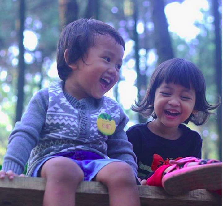 Lihat Anak-anak Ini Tertawa, Bisa Ketularan Happy Deh - Foto 5