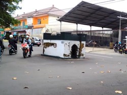 Viral Ada Makam di Tengah Jalan Purwokerto, Kok Bisa?