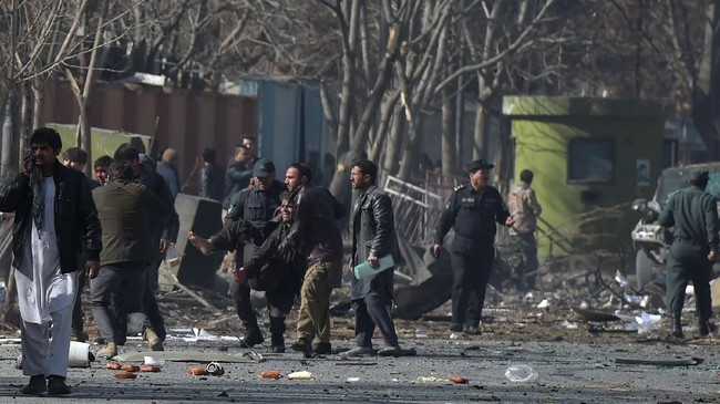 Serangan bom bunuh diri di Ibu Kota Kabul, Afghanistan, menewaskan enam orang.