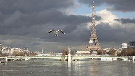 Sungai Seine Meluap, Paris Kebanjiran