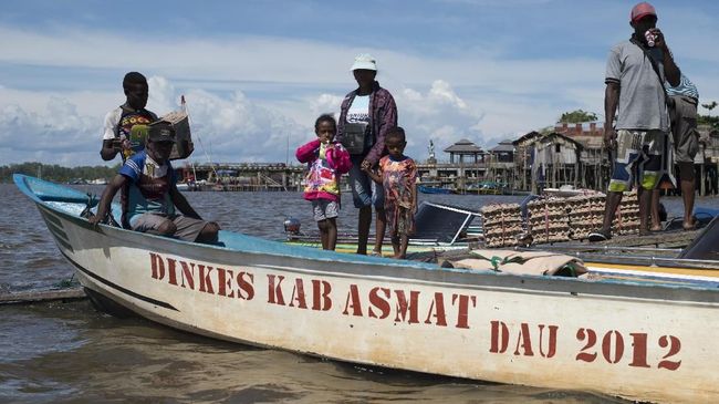 Kementerian Kesehatan kembali mengirimkan tenaga kesehatan tambahan untuk membantu mengatasi Kejadian Luar Biasa wabah campak dan gizi buruk di Asmat, Papua.