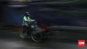 Goenawan Mohamad Kritik Ide Pelatihan Mengayuh untuk Pembecak