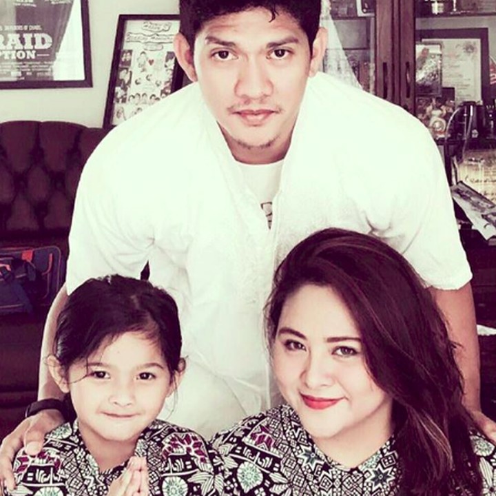 <p>Kalau lihat senyumnya sih mirip sang bunda ya? (Foto: Instagram/ @iko.uwais)</p>