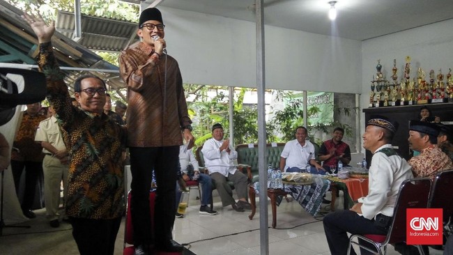 Wakil Gubernur DKI Jakarta Sandiaga Uno juga menyebut Presiden KSPI Said Iqbal sebagai sahabat Prabowo Subianto dan spesialis demonstrasi di Balai Kota.