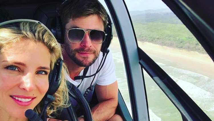 Chris Hemsworth bisa terlihat garang saat bermain film. Tapi di balik itu, dia sosok suami yang romantis lho.
