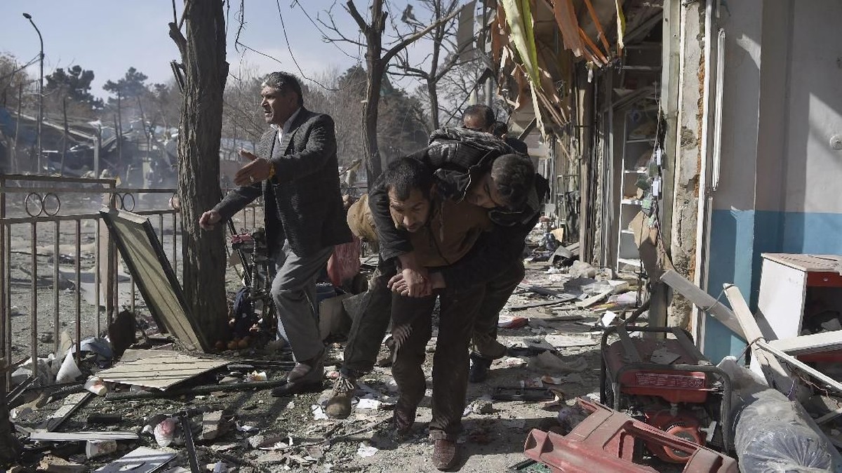 FOTO: Bom Bunuh Diri di Afghanistan, 95 Tewas 158 Luka-luka