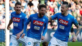 Tekuk Bologna, Napoli Rebut Puncak Klasemen dari Juventus