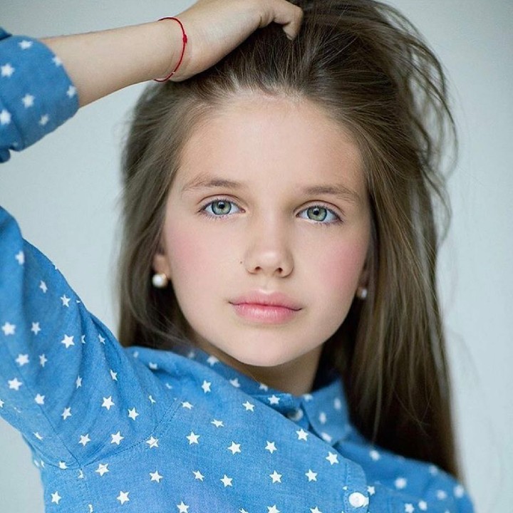 <p>Sang kakak, Anna umurnya 10 tahun. (Foto: Instagram/anna_and_alena)  </p>