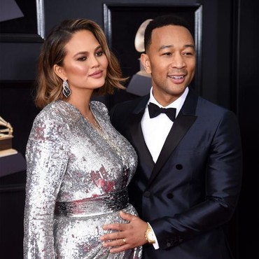 Selamat! John Legend dan Chrissy Teigen Dikaruniai Anak ke-3
