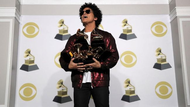 Recording Academy telah mengumumkan tanggal penyelenggaraan perhelatan Grammy Awards ke-61 dan memutuskan ajang itu kembali ke Los Angeles.