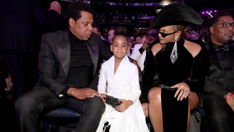 Arti Bahasa Tubuh Blue Ivy pada Orang Tuanya Saat Grammy Awards Ada bahasa tubuh yang ditunjukkan putri Beyonce dan Jay Z, Blue Ivy, saat gelaran Grammy Awards. Hmm, apa ya artinya?