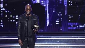 Komedian Dave Chappelle Diserang Saat Tampil Stand-up