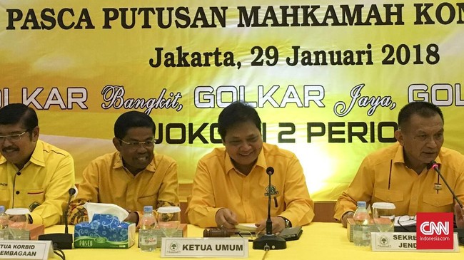Airlangga Hartarto menuturkan, rapat pleno perdana akan membahas soal persiapan pemenangan Pilkada serentak tahun 2018, serta Pileg dan Pilpres tahun 2019.