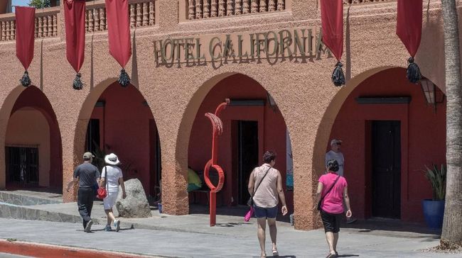 Sebelum kasus perebutan nama Hotel California terjadi, tidak ada yang tahu kalau hotel bernama sama beroperasi di Meksiko sejak tahun 1950.