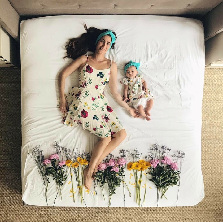 <p>Kreatif banget ya bunda satu ini. Tertarik mencoba ide fotonya, Bun? (Foto: Instagram/carolyn_mara)</p>