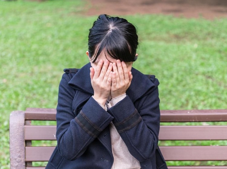Jangan Abaikan Depresi Meski Kita Tampak Seperti Ibu yang Kuat Dari luar kita mungkin terlihat kuat menghadapi berbagai tekanan yang dihadapi seorang ibu. Tapi mungkin sebenarnya kita rapuh.