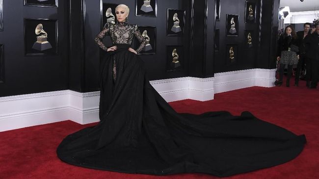 Penyanyi Lady Gaga disebut akan beraksi menjadi Patrizia Reggiani, wanita yang dituduh membunuh suaminya Maurizio dari dinasti pemilik merek Gucci.