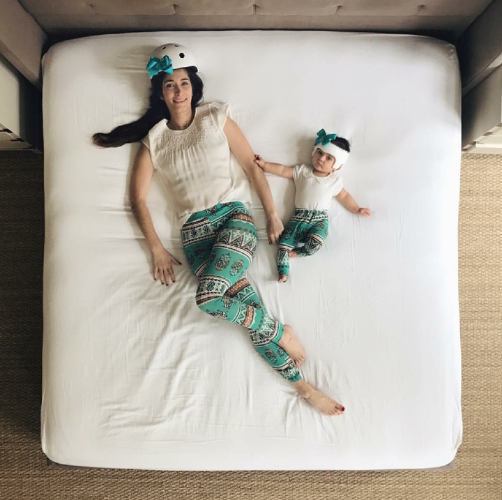 <p>Carolyn rajin banget memposting fotonya bersama si kecil di atas tempat tidur dengan berbagai tema. (Foto: Instagram/carolyn_mara)</p>