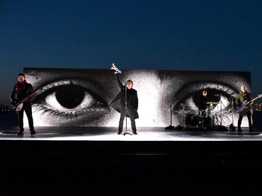 Pesta Alkohol Bareng Barack Obama, Bono U2 Pingsan!