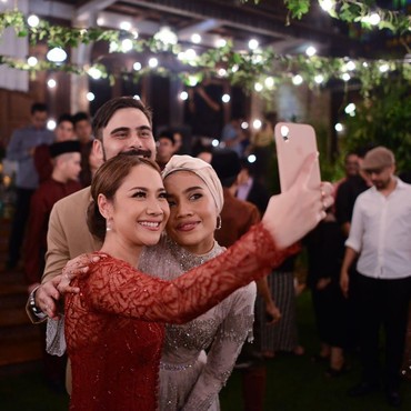 5 Fakta Yuna Zarai, Adik Ipar BCL yang Mendunia