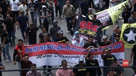 VIDEO: Taksi Online Tak Lelah Demo Permenhub 108