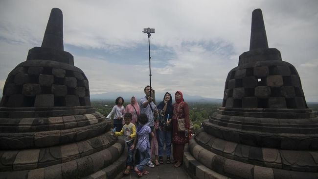 Banyak wisatawan yang tidak memiliki atau kurang menerapkan etika dalam perjalanannya.