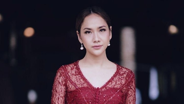 Bunga Citra Lestari Berkebaya Lasem