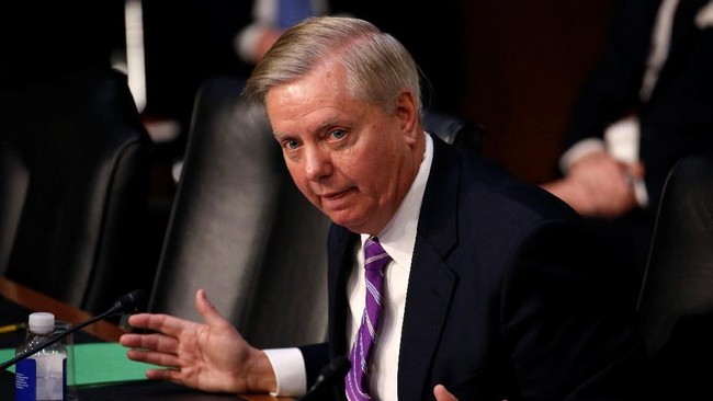 Amerika Serikat memperpanjang izin tinggal 7.000 warga Suriah hingga setidaknya 18 bulan ke depan melalui program perlindungan warga sipil korban perang.
