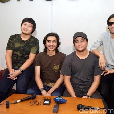 Penjelasan Adam soal Teka-teki Drummer Baru Sheila On 7