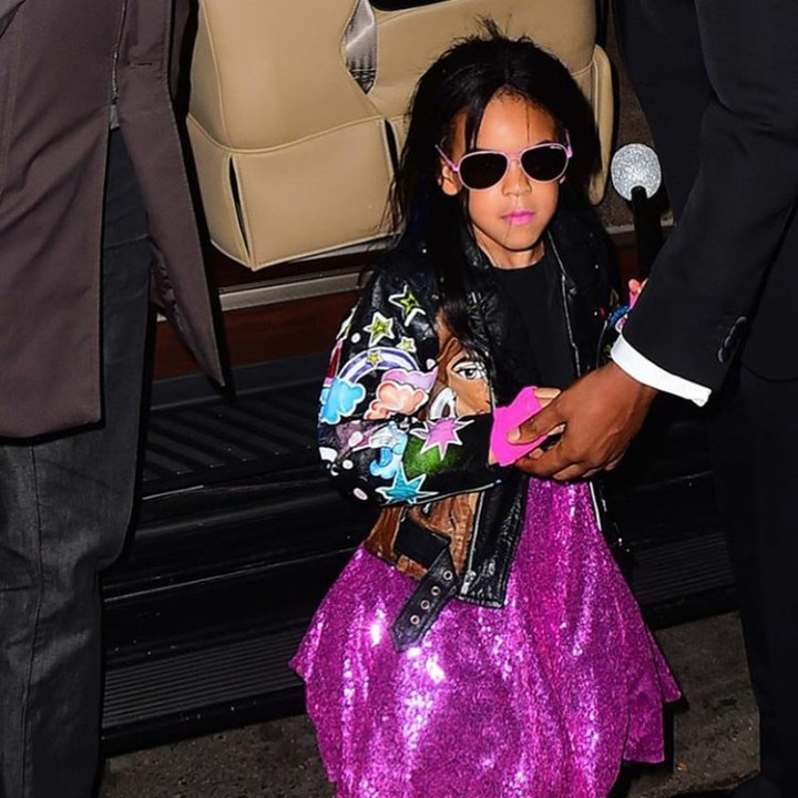 <p>Gimana menurut Bunda gaya si kecil kebanggaan Beyonce yang satu ini? (Foto: Instagram @blueivy.carter)</p>