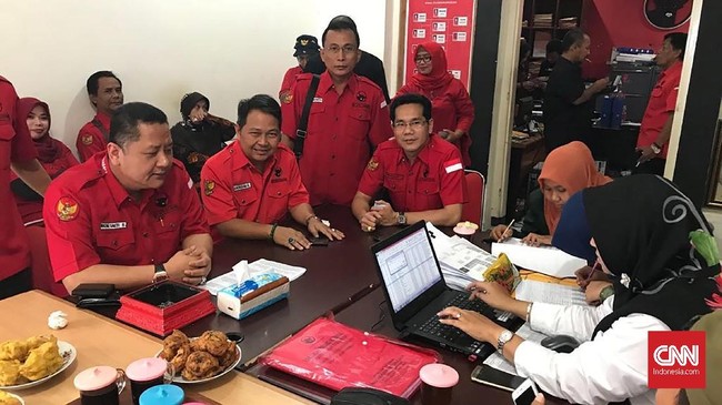 PDIP dikabarkan menunda pengumuman calon kepala daerah yang akan diusung pada Pemilihan wali kota Surabaya 2020.