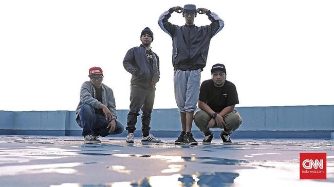 Fade2Black menyadari semakin banyak rapper 'dadakan' yang bermunculan hanya dengan modal YouTube. Mereka pun punya pandangannya sendiri soal generasi itu.