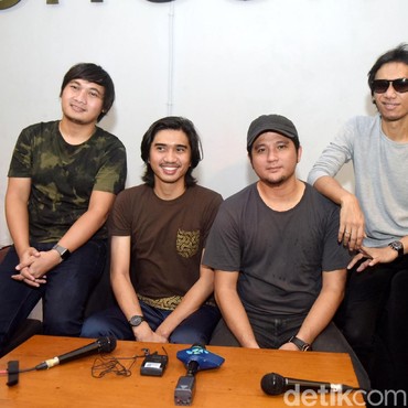 Lirik Lagu Sebuah Kisah Klasik - Sheila On 7