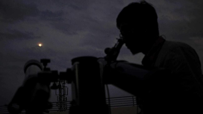 Berdasarkan pengamatan, peneliti menyebut kini Bumi punya satelit anyar CD3 2020 sehingga planet ini kini punya dua Bulan.