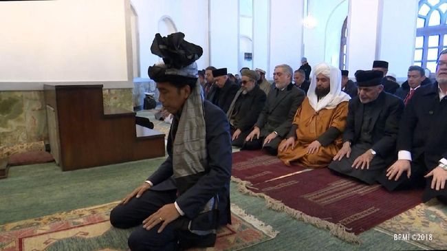Jokowi Jelaskan Perannya Jadi Imam dan Makmum di Afghanistan