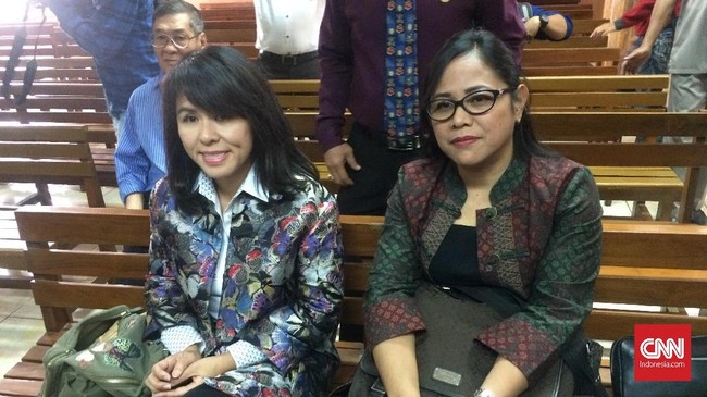 Majelis Hakim Pengadilan Negeri Jakarta Utara dipimpin Sutaji menunda sidang cerai Basuki Tjahaja Purnama atau Ahok terhadap istrinya Veronica Tan.