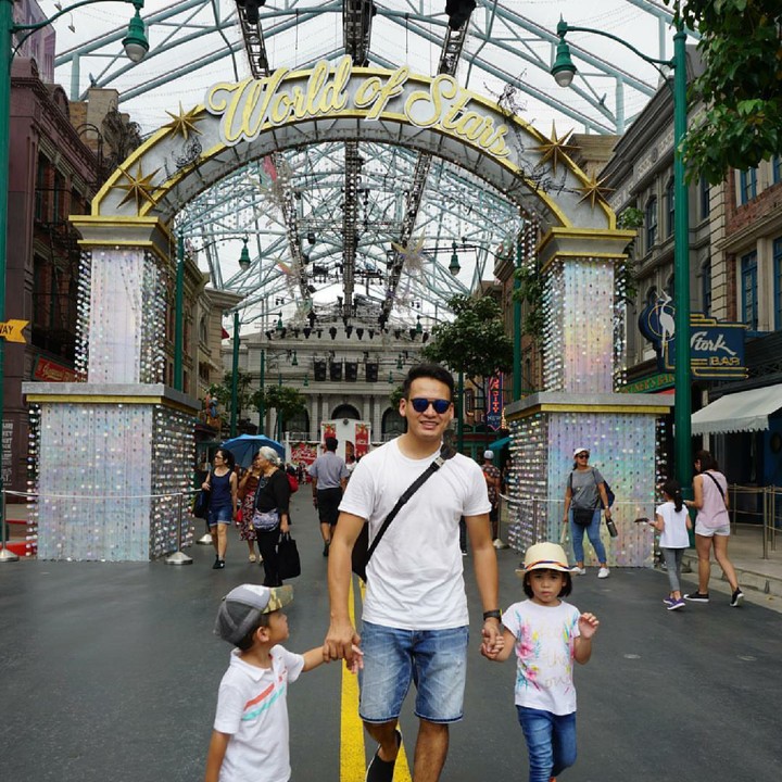 <div>Gimana, Bun? Ben Joshua kayak lagi bareng anak, keponakan, atau bahkan adiknya ya? He-he-he. (Foto: Instagram/benjoshua_r)</div>