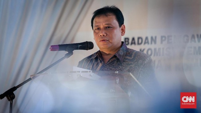 Bawaslu melaporkan temuan ketidaknetralan PNS dalam Pilkada serentak 2018 kepada Presiden RI Joko Widodo di Istana Bogor.