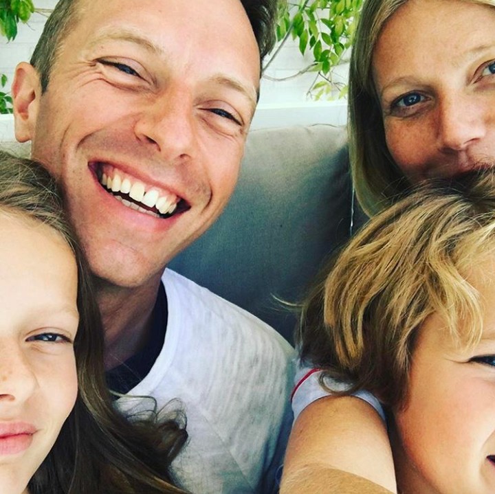 <p>Gwyneth dan Chris Martin, vokalis band Coldplay, memang telah resmi bercerai tahun 2016 lalu. Namun keduanya menjalin hubungan yang baik, bahkan mau melakukan co-parenting. (Foto: Instagram @gwynethpaltrow)</p>