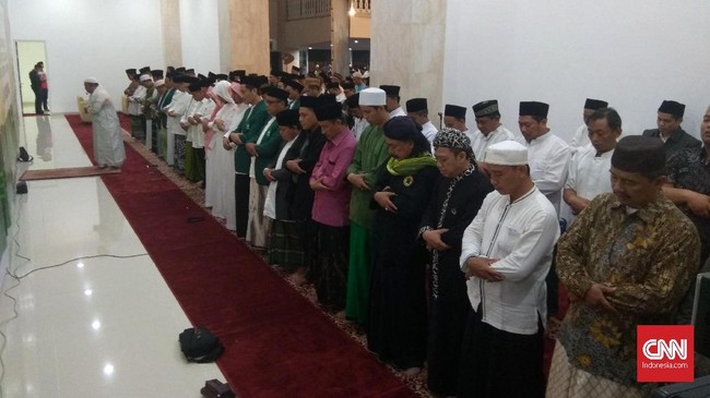 Polda Jawa Timur terjunkan tim khusus untuk mendalami kemungkinan gangguan kejiwaan yang dialami pelaku penganiayaan imam masjid di Sidoarjo.