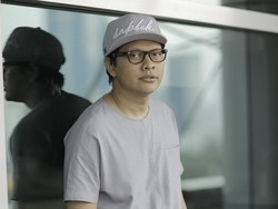 Armand Maulana Lelang Air Jordan untuk Bantu Korban PHK