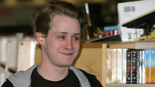 Macaulay Culkin mengaku kepada penggemarnya ia lebih suka 'Home Alone' versi 1990 dibanding sekuelnya karena tidak ada ikut campur Donald Trump.