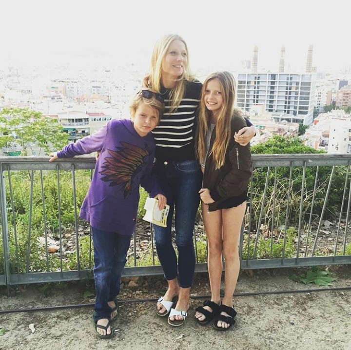 <p>Bersama kedua anaknya Apple Blythe Alison Martin dan Moses Bruce Anthony Martin. (Foto: Instagram @gwynethpaltrow)</p>