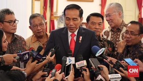 Jokowi Minta Masyarakat Tak Suudzon Soal Pj Gubernur
