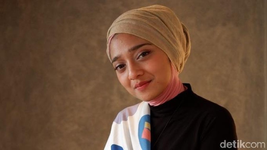 Gaya Scarf Chiki Fawzi
