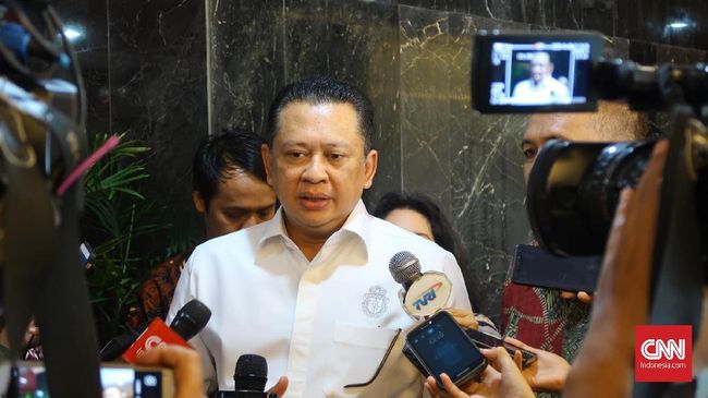 Bamsoet Usul Taufiq Kiemas jadi Bapak 4 Pilar MPR Bambang Soesatyo menyebut Empat Pilar MPR merupakan buah pemikiran Taufik Kiemas ketika menjabat Ketua MPR pada 2009 silam.
