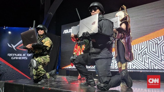 Asus memperkenalkan jajaran laptop gaming terbaru yang salah satunya dibanderol setara dengan motor sport Honda.