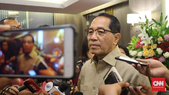 Terkait isu reshuffle kabinet demi PAN, Partai Golkar menyebut, "tidak ada yang bisa melarang, tidak boleh ada yang tidak setuju, itu hak prerogatif presiden."