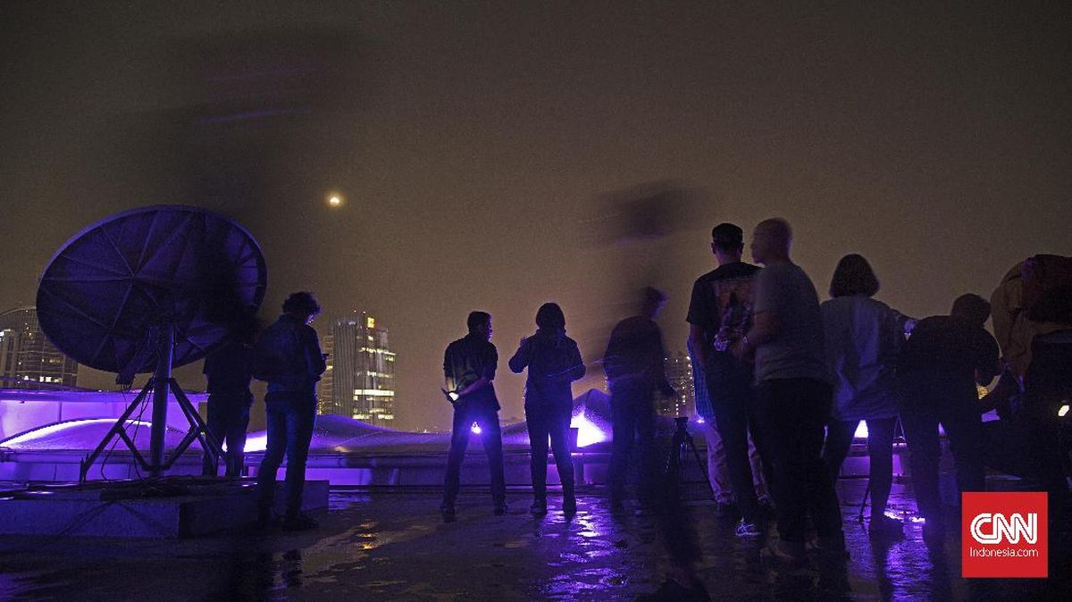 FOTO: Rona Merah Super Blue Blood Moon di Jakarta